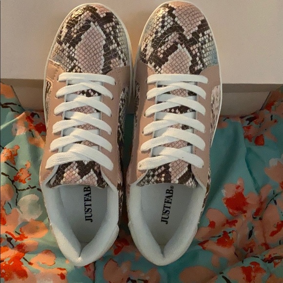 Just Fab Paisley Snake Sneakers! - Picture 2 of 6